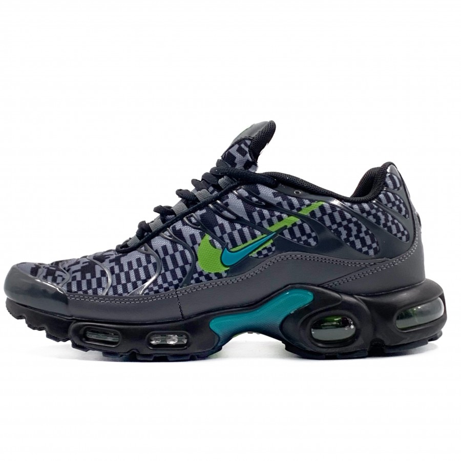 Air max plus 2015 black best sale